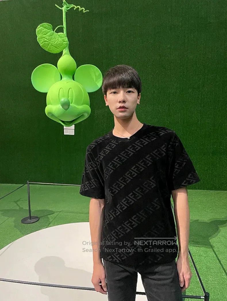 Fendi Fendi Black FF Subtle Print Velvet Short Sleeve T-Shirt Size US M / EU 48-50 / 2 - 9 Thumbnail