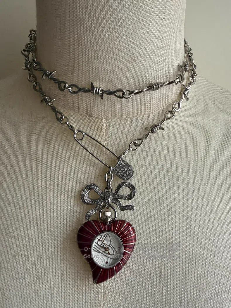 Vivienne Westwood Vivienne Westwood Christmas Heart Pin Watch Necklace Size ONE SIZE - 1 Thumbnail