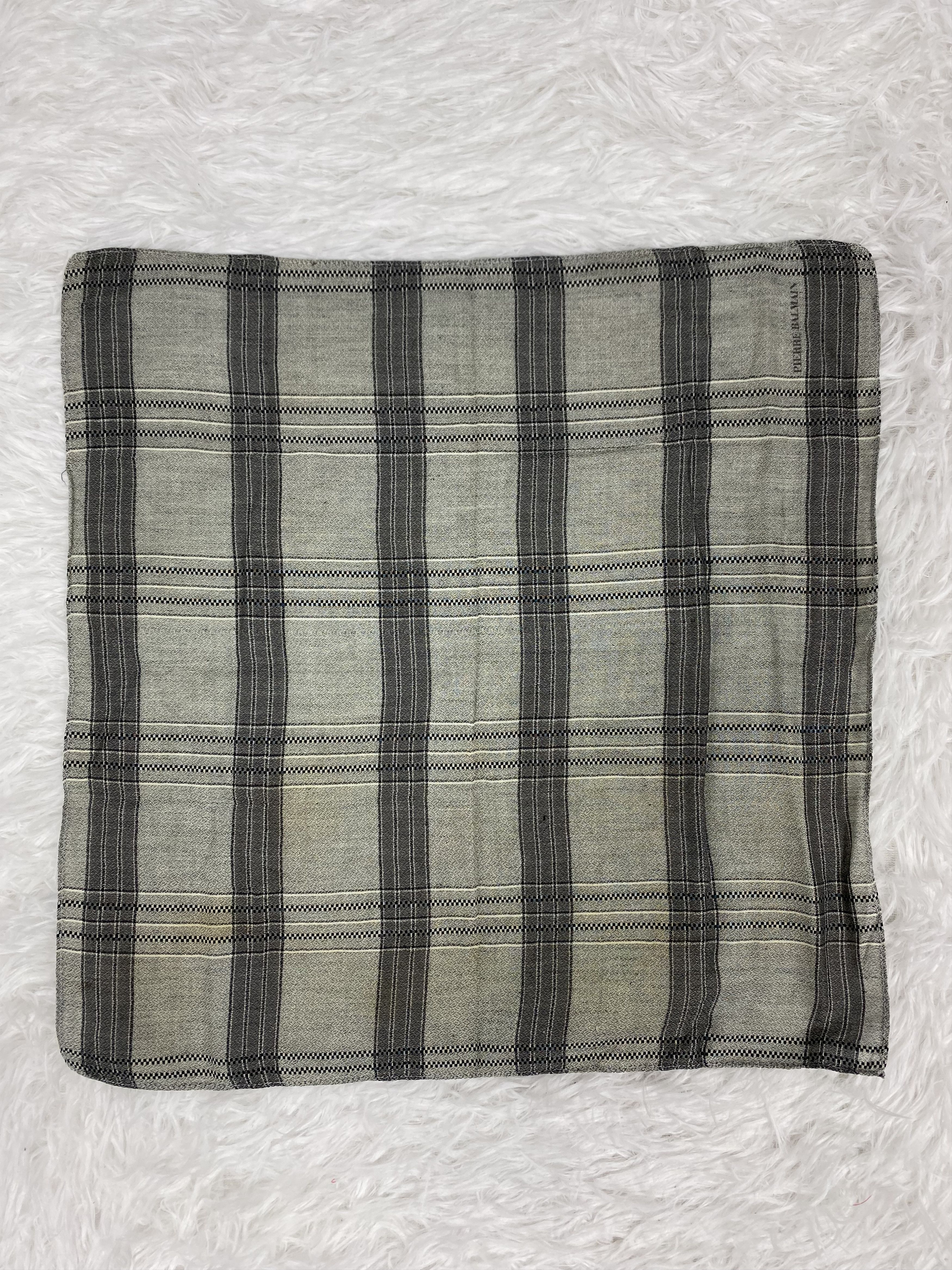 Pierre Balmain Vintage Pierre Balmain Handkerchief PH0042 Size ONE SIZE - 5 Thumbnail