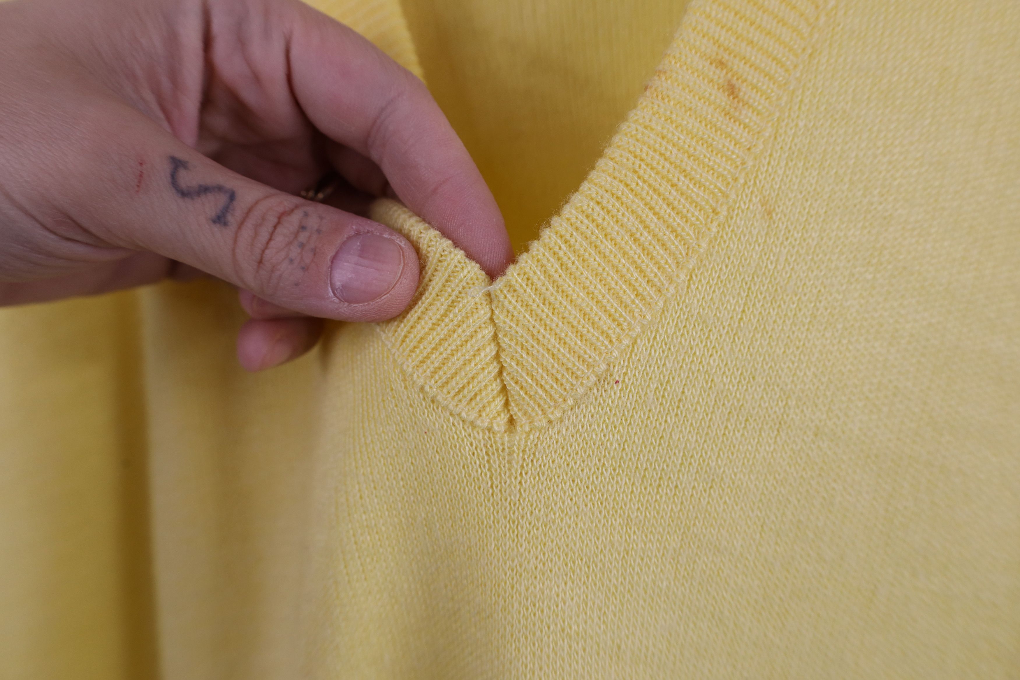 Vintage Vintage 70s Streetwear Blank Soft Knit Sweater Vest USA Size US XL / EU 56 / 4 - 4 Thumbnail