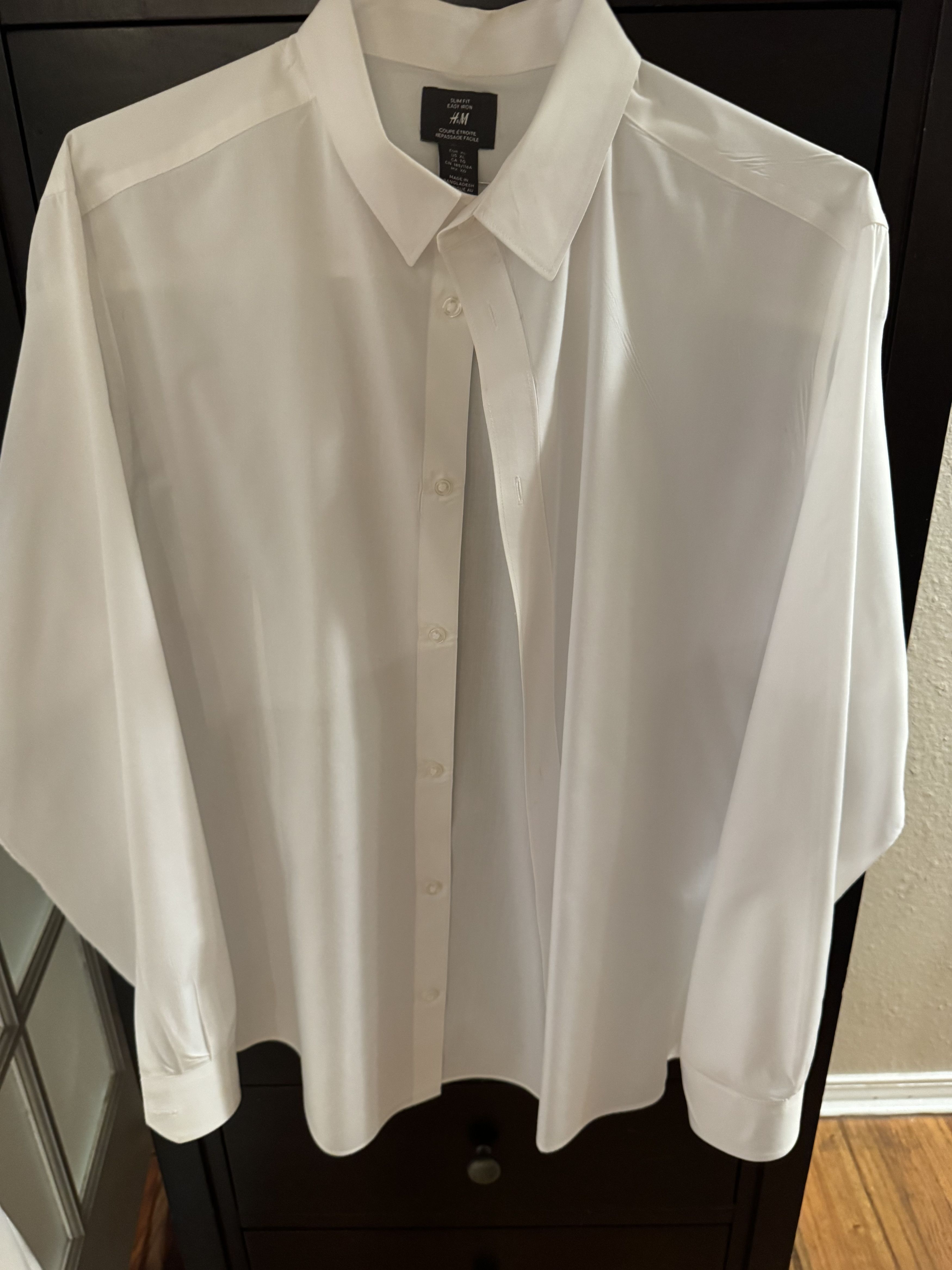 H&M H&M White Dress Shirt. Spread Collar. Just Dry Cleaned Size US XL / EU 56 / 4 - 1 Thumbnail