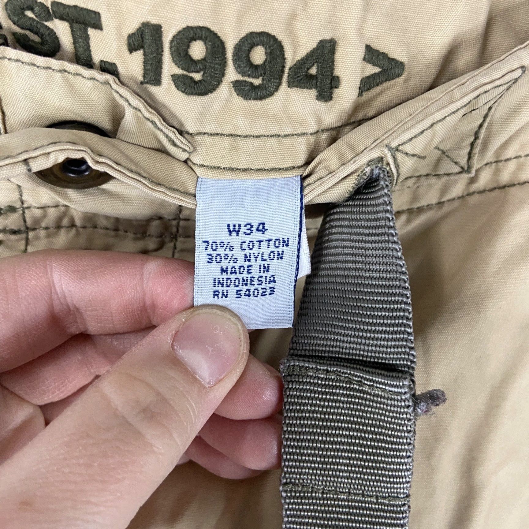 Old Navy VINTAGE Old Navy Cargo Shorts Men’s 34 Beige Men's Regular Size Size US 34 / EU 50 - 7 Thumbnail