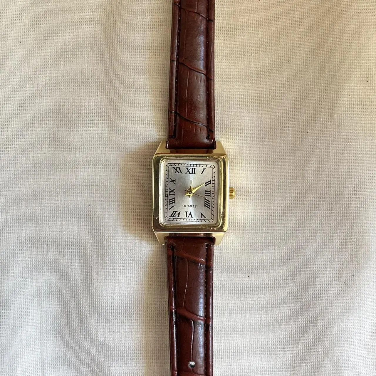 Jewelry 2000s vintage style cute square brown leather luxury watch Size ONE SIZE - 6 Thumbnail