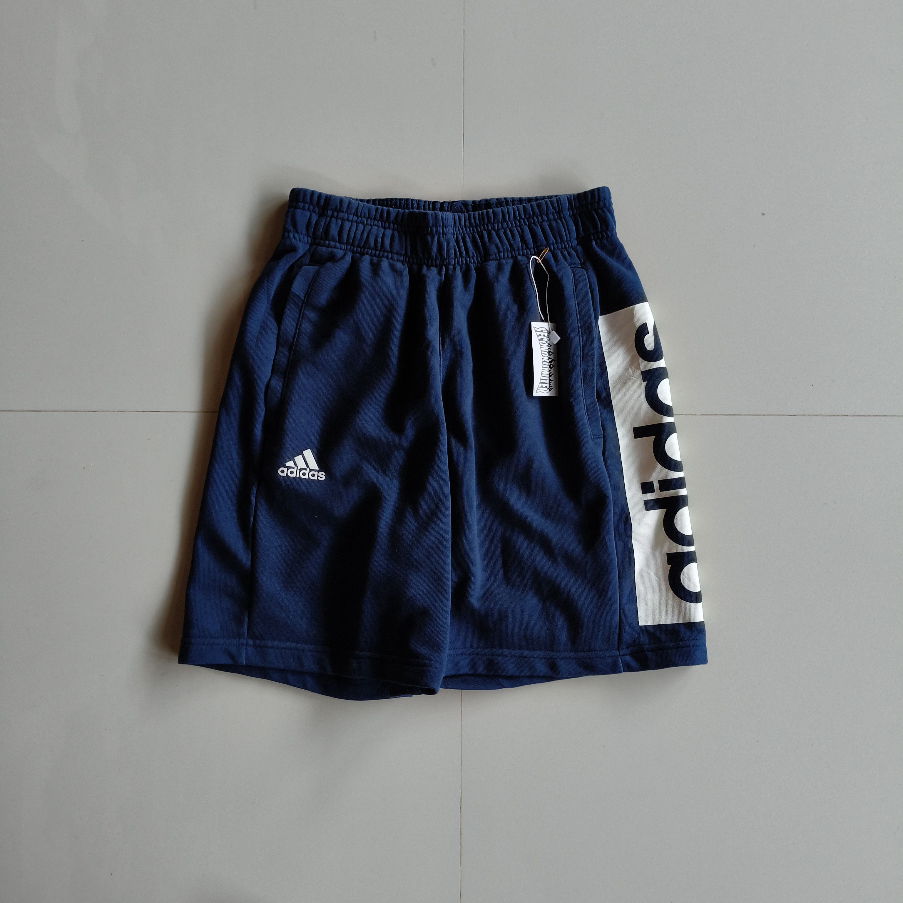 Adidas Adidas short Size US 32 / EU 48 - 1 Thumbnail