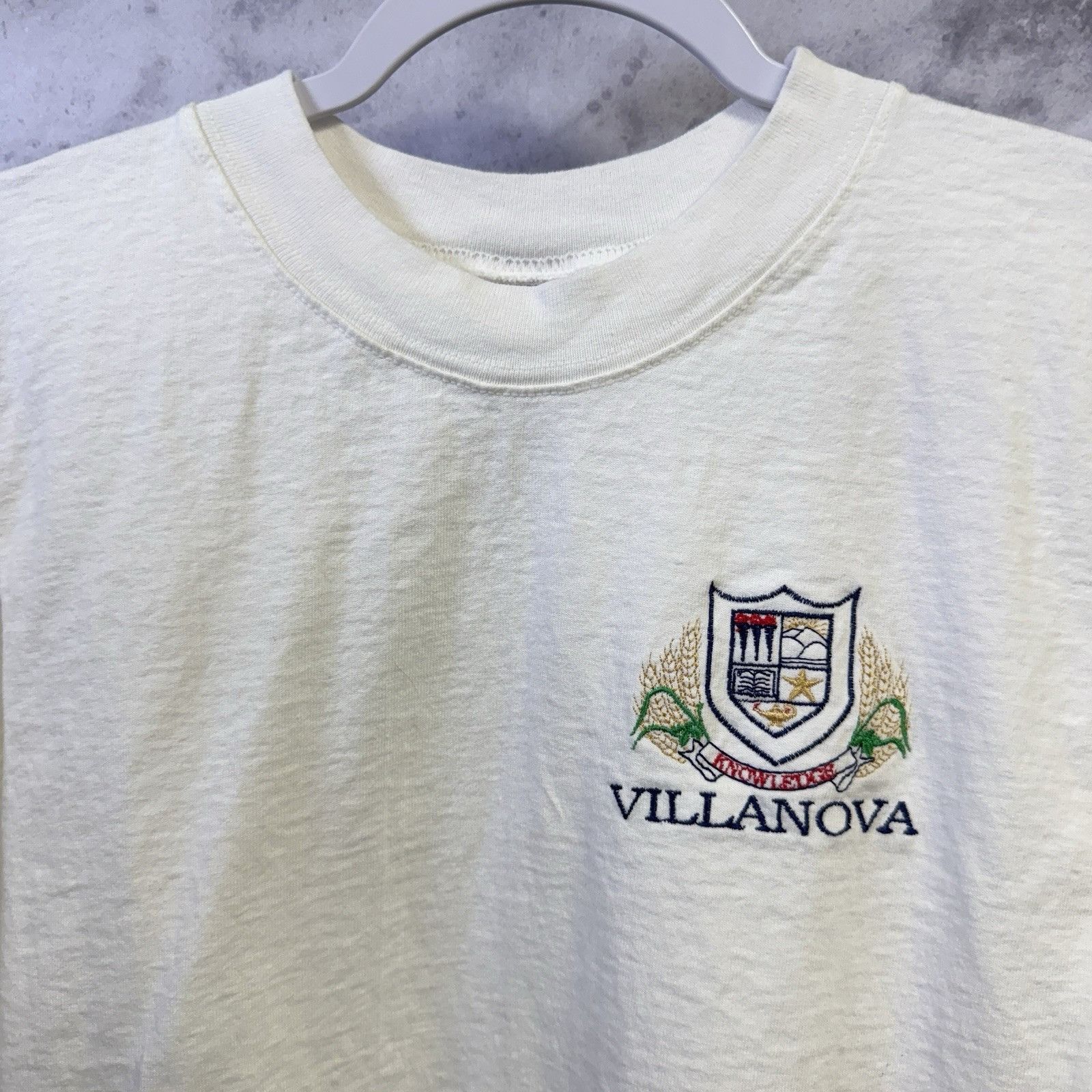 Vintage Vintage 90s Villanova T Shirt Mens Medium 19x25.5 White Embr Size US M / EU 48-50 / 2 - 1 Thumbnail