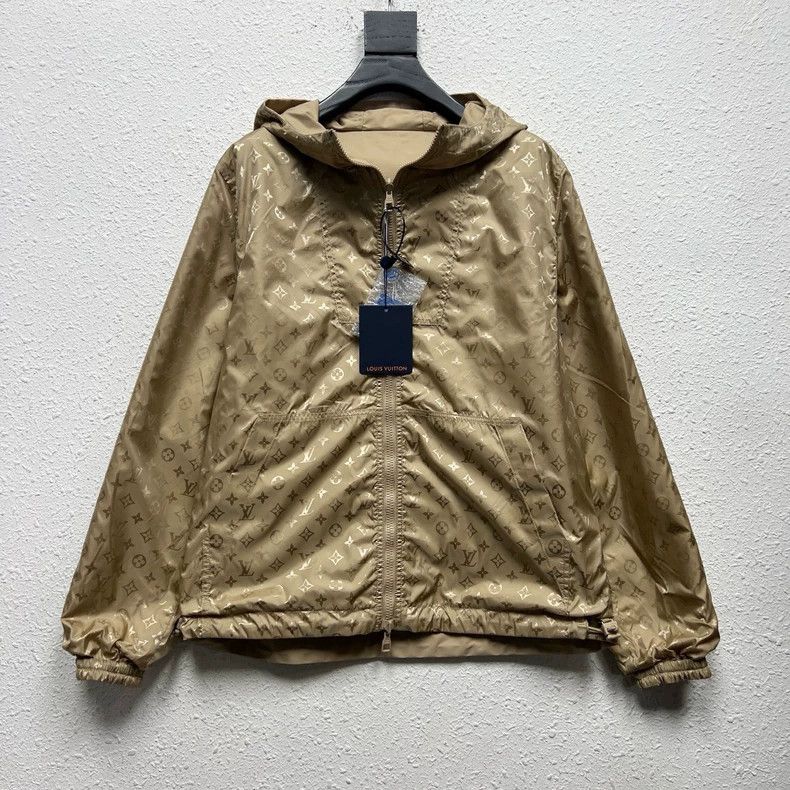 Louis Vuitton LOUIS VUITTON Monogram FW23 Solid Color Logo Full Print Old Size US S / EU 44-46 / 1 - 1 Thumbnail