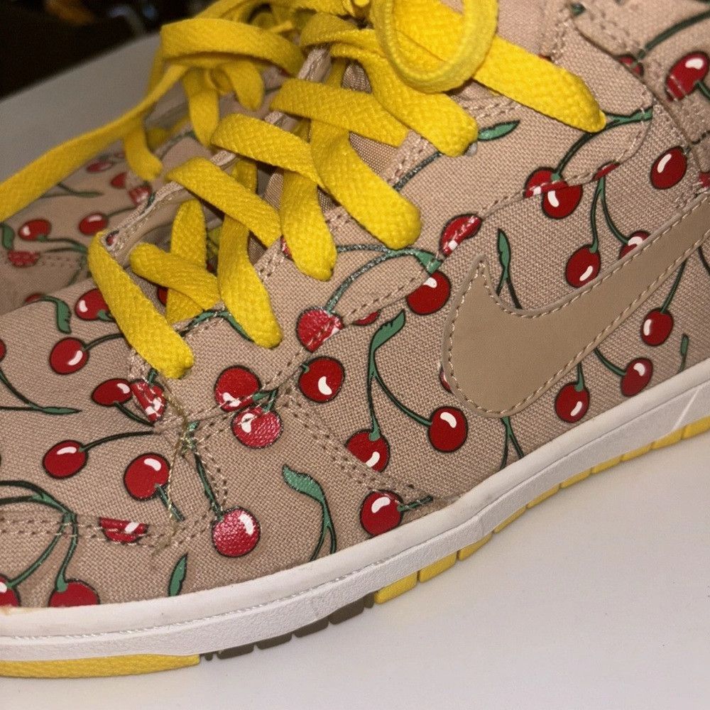 Nike 2008 OG Nike Dunk High Skinny X Paule Marrot Cherry Women’s Size US 7 / IT 37 - 3 Thumbnail