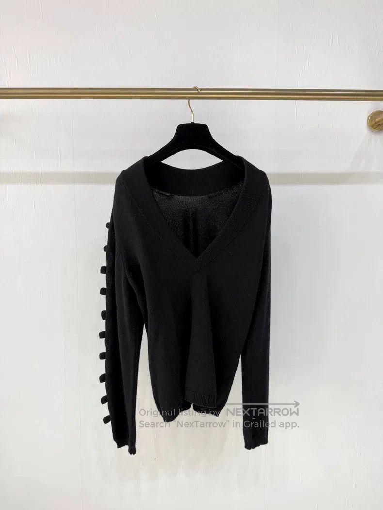 Chanel Chanel Black backless bow cashmere sweater Size XS / US 0-2 / IT 36-38 - 2 Thumbnail
