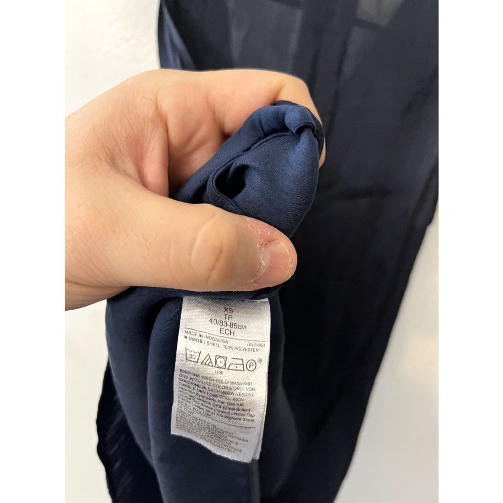 Banana Republic Banana Republic Tank XS Navy Blue Polyester Classic V Neck Womens Size XS / US 0-2 / IT 36-38 - 5 Thumbnail