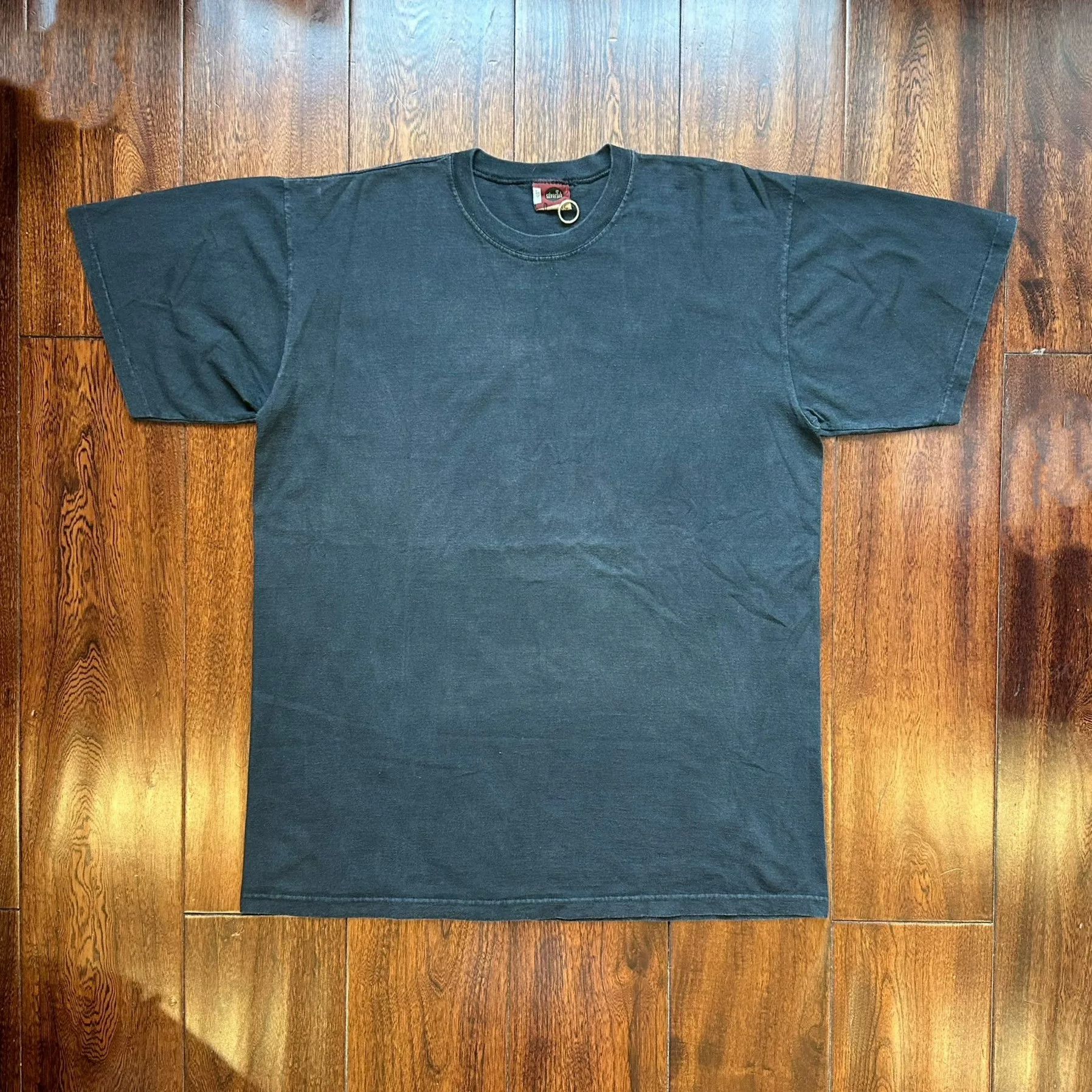 Vintage Vintage Levi's Faded Blank 90s Tee Size US M / EU 48-50 / 2 - 1 Thumbnail