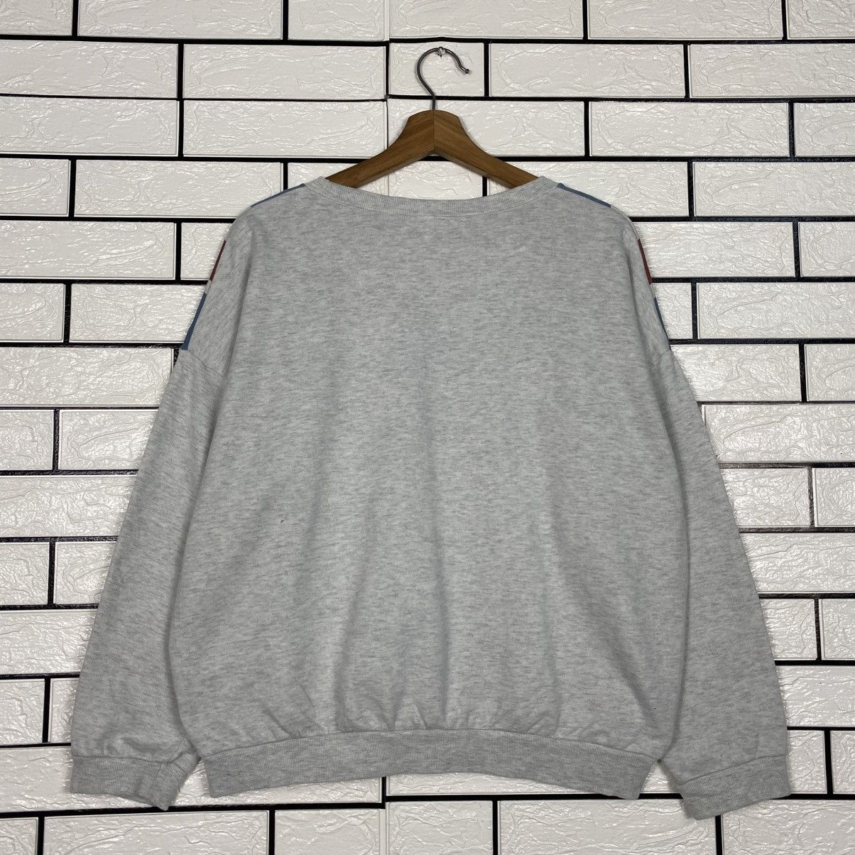 Japanese Brand 📌Vintage Donald Duck Sweatshirt Big Logo Size US L / EU 52-54 / 3 - 9 Thumbnail
