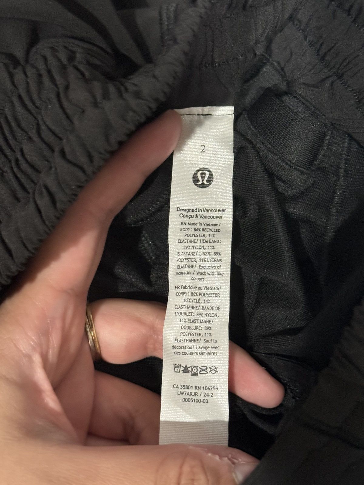 Lululemon Lululemon Hotty Hot HR Short 4” Black Size 26" / US 2 / IT 38 - 6 Thumbnail