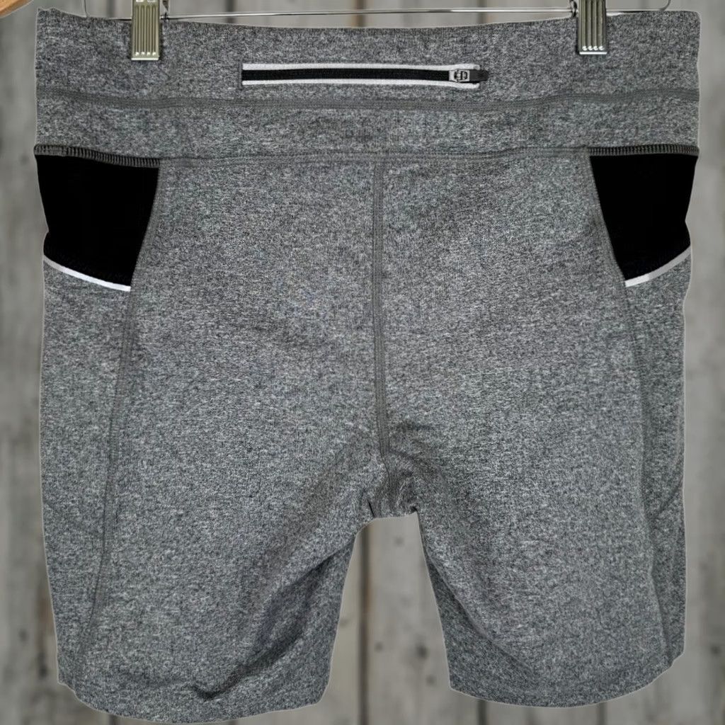 Athleta Athleta Athletic Biker Shorts with Pockets Gray/Black - Medium Women Size 32" / US 10 / IT 46 - 1 Thumbnail