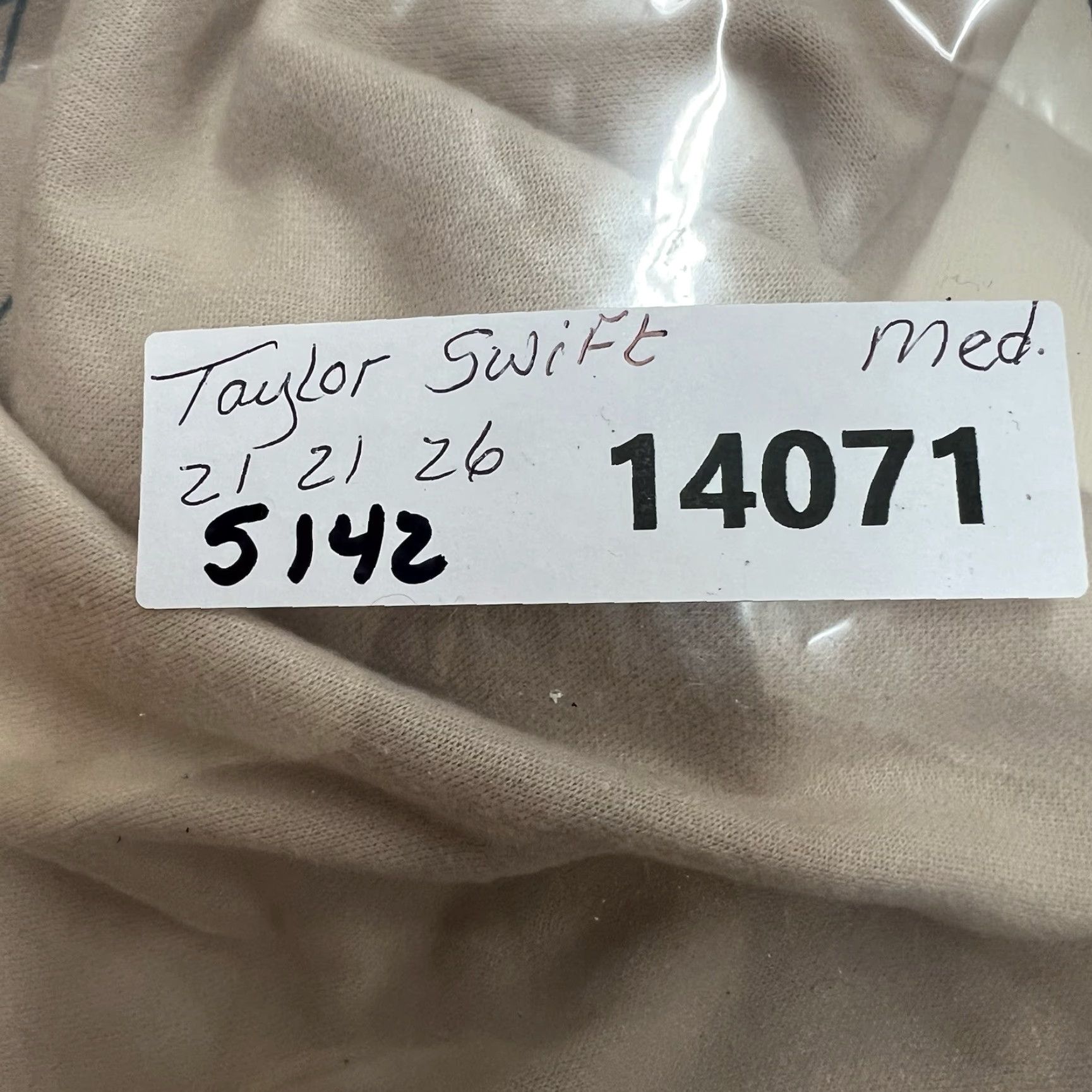 Vintage M & M Swift Concert Sweatshirt Beige Womens Size M Pullover Graphic Print 2022 Music Size M / US 6-8 / IT 42-44 - 6 Thumbnail