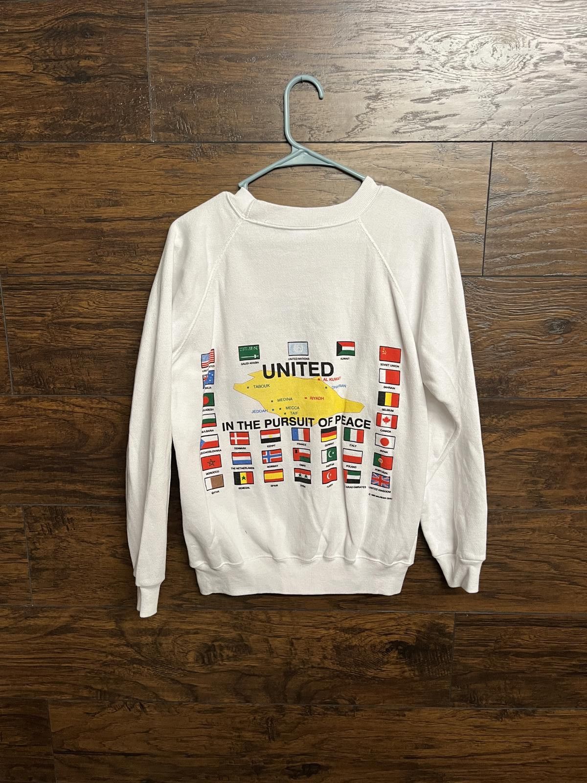 Hanes VTG Operation Desert Shield Crew Neck - 2 Sided 1990 -M Size US M / EU 48-50 / 2 - 1 Thumbnail