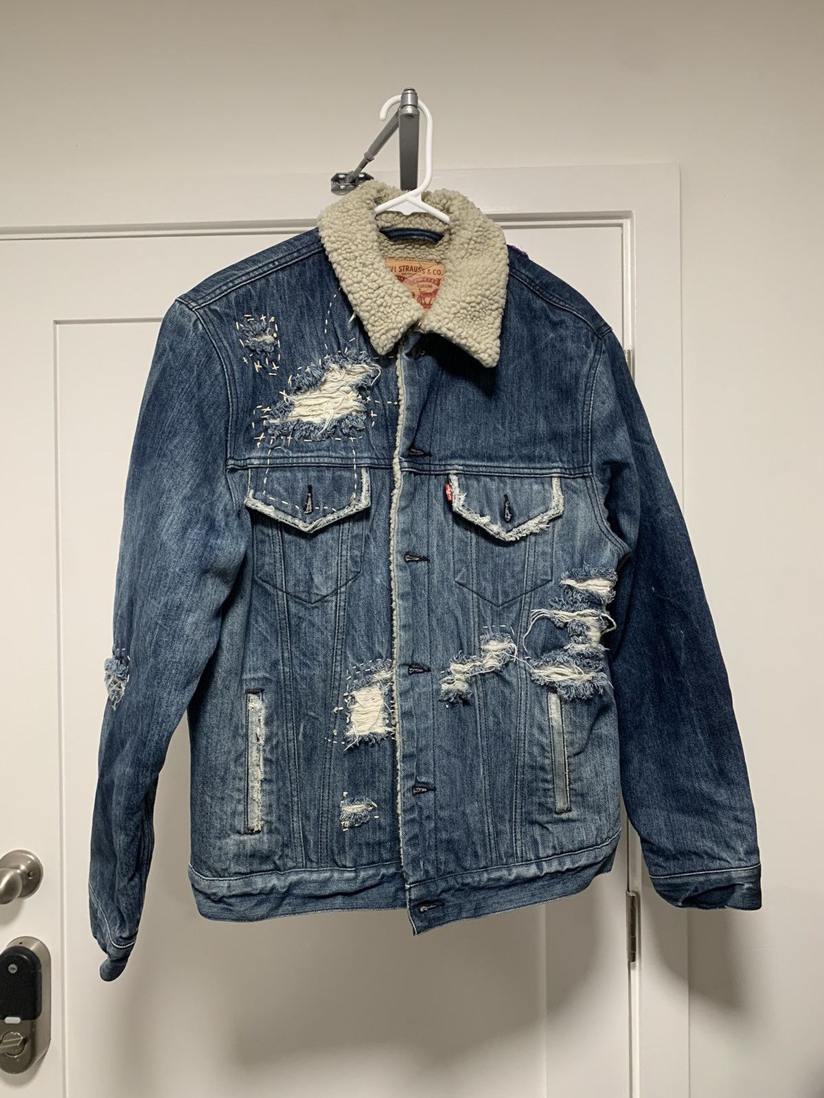 Levi's Sherpa lined distressed Levi’s Jacket Size US L / EU 52-54 / 3 - 1 Thumbnail