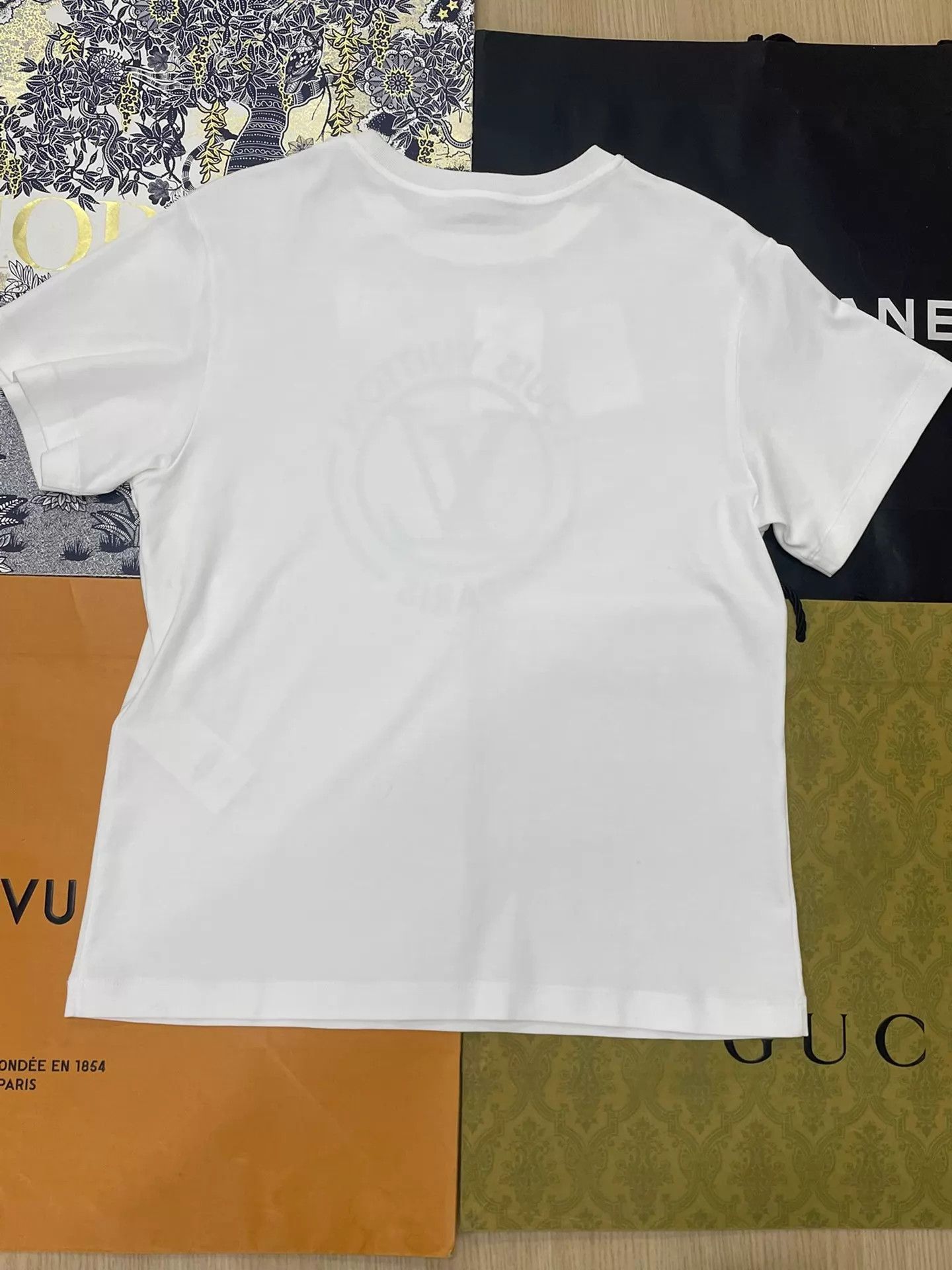 Louis Vuitton LV white logo chain short sleeve tee M new Size M / US 6-8 / IT 42-44 - 3 Thumbnail