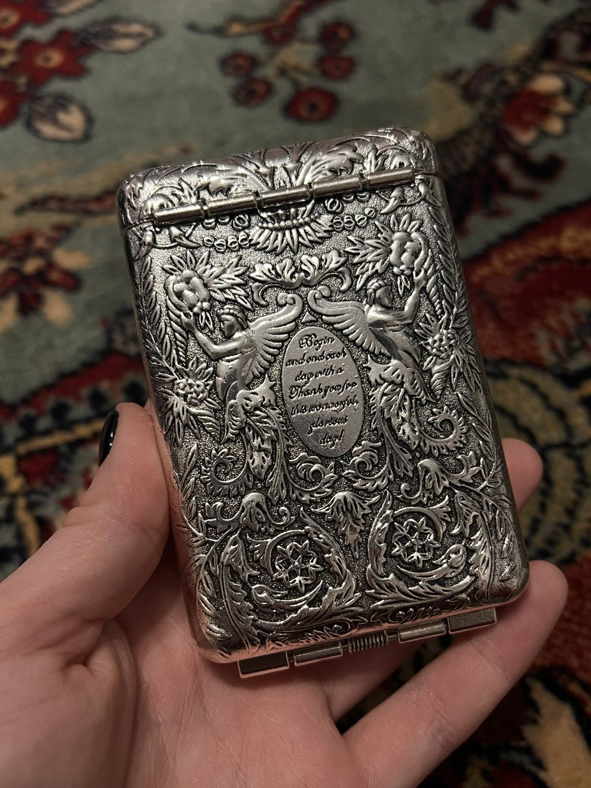 Vintage Vintage embossed cigarette case angel floral renaissance Size ONE SIZE - 22 Thumbnail