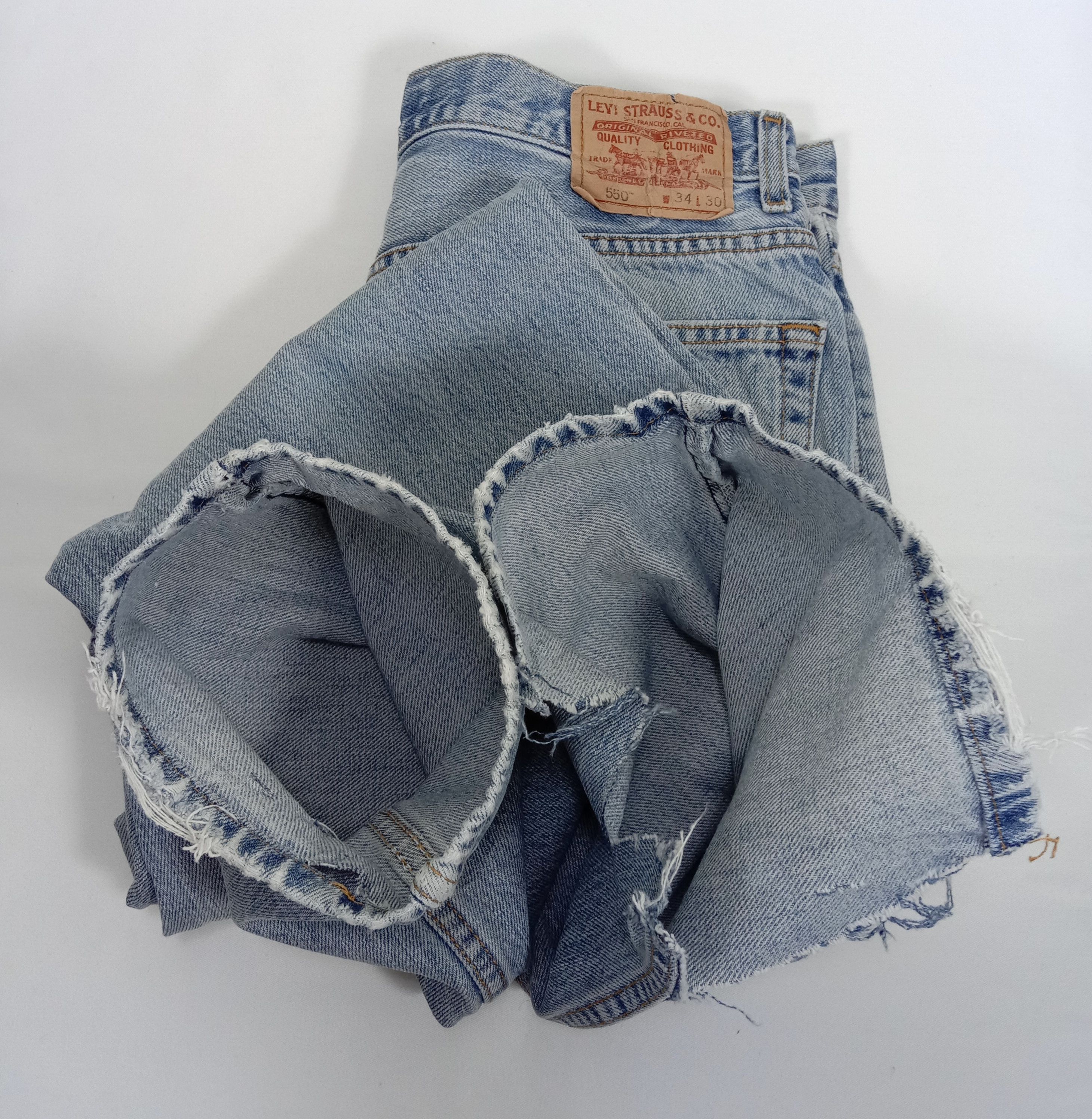 Levi's Vintage Levi's 550 Jeans Light Wash Distressed Denim Size US 34 / EU 50 - 16 Thumbnail