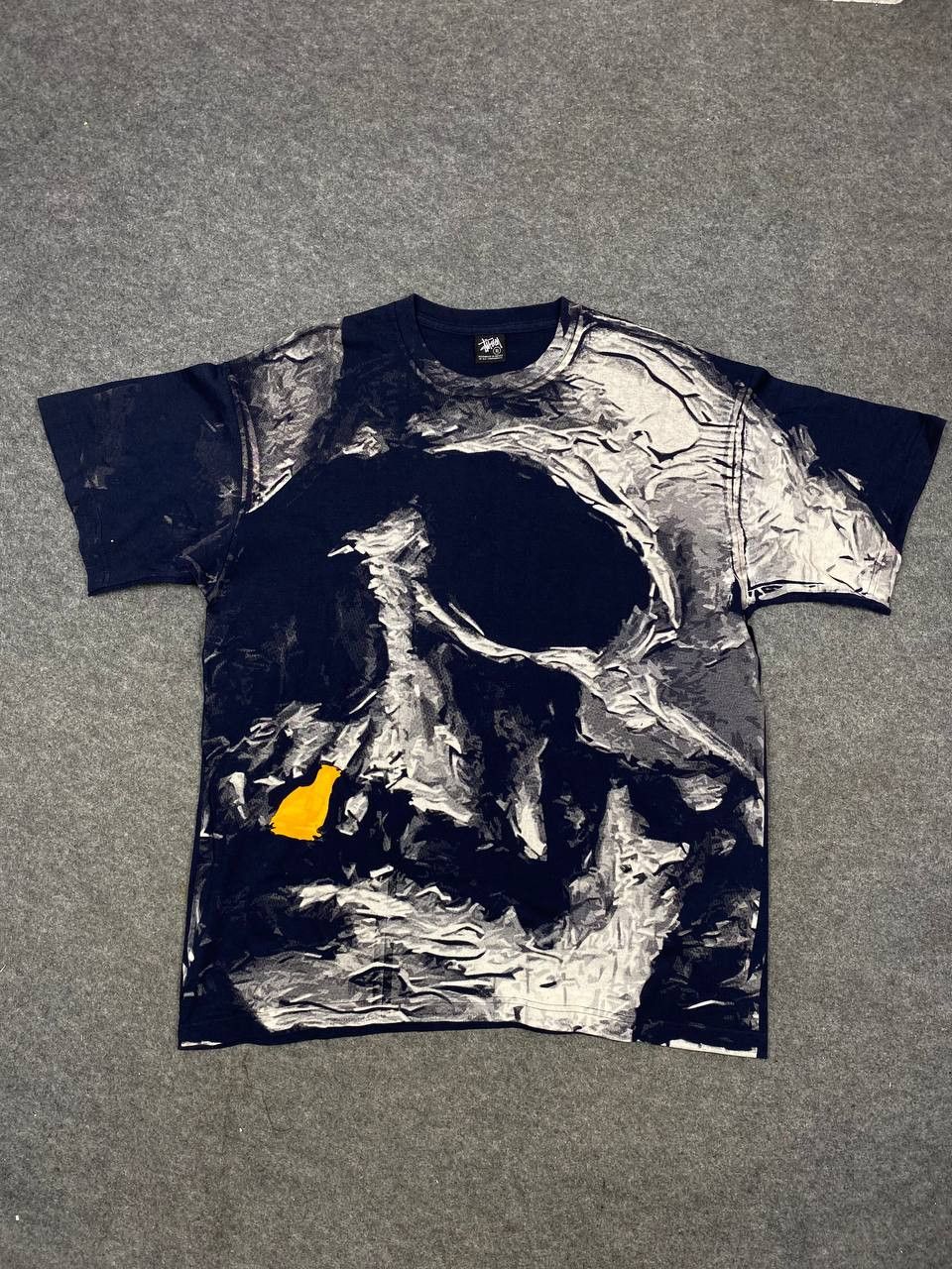 stussy all over print skull tee very nice design