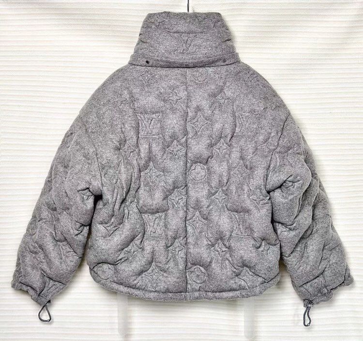 Louis Vuitton Louis Vuitton No Hood Full Print Gray Logo Down Jacket Size US S / EU 44-46 / 1 - 2 Thumbnail