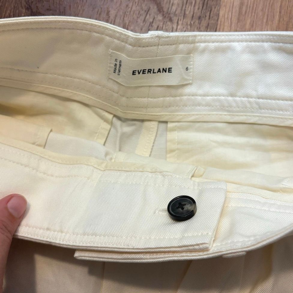Everlane NWOT Everlane The Draper Short In Buttersmooth Bone Size 6 Size 28" / US 6 / IT 42 - 3 Thumbnail