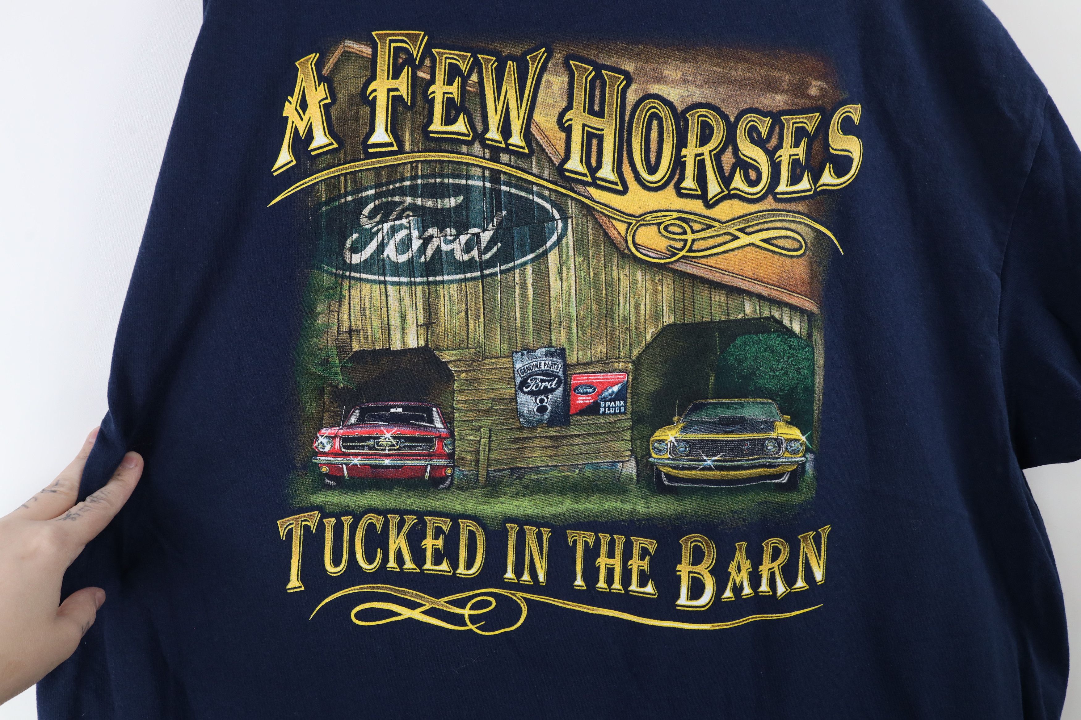 Vintage Vintage Horses Tucked In the Barn Ford Mustang Car T-Shirt Size US XXL / EU 58 / 5 - 7 Thumbnail