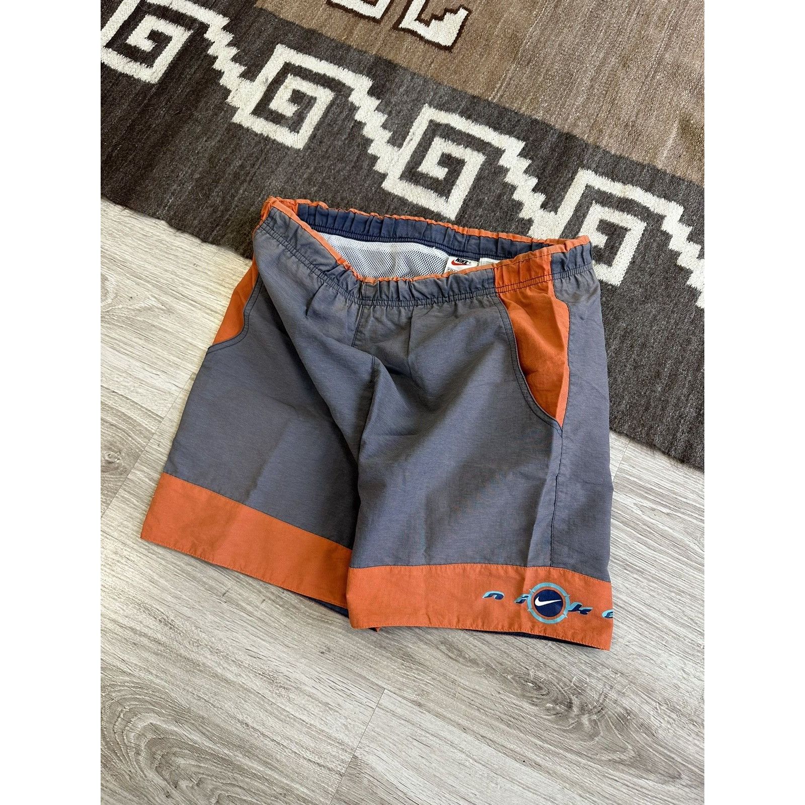 Nike Nike 90s Big Logo Shorts 4832AC Size US 30 / EU 46 - 1 Thumbnail