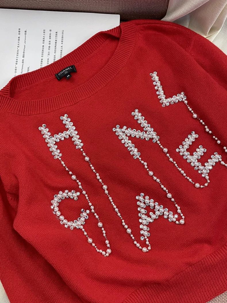 Chanel Chanel Red heavy industry pearl chain letter cashmere swea Size XS / US 0-2 / IT 36-38 - 2 Thumbnail