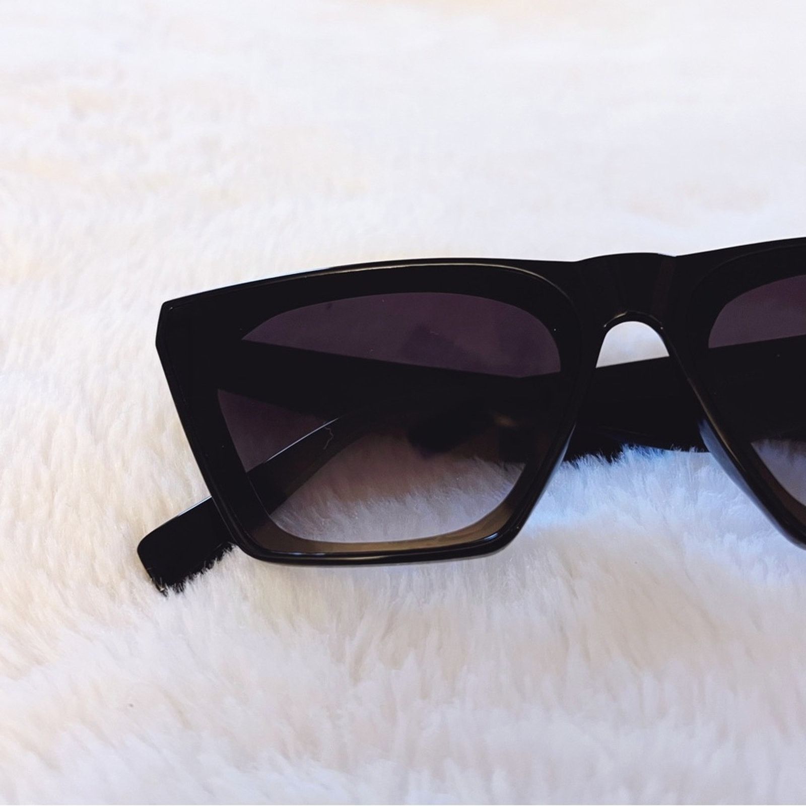 Other Lucy Black Sleek Square Frame Sunglasses Size ONE SIZE - 2 Thumbnail
