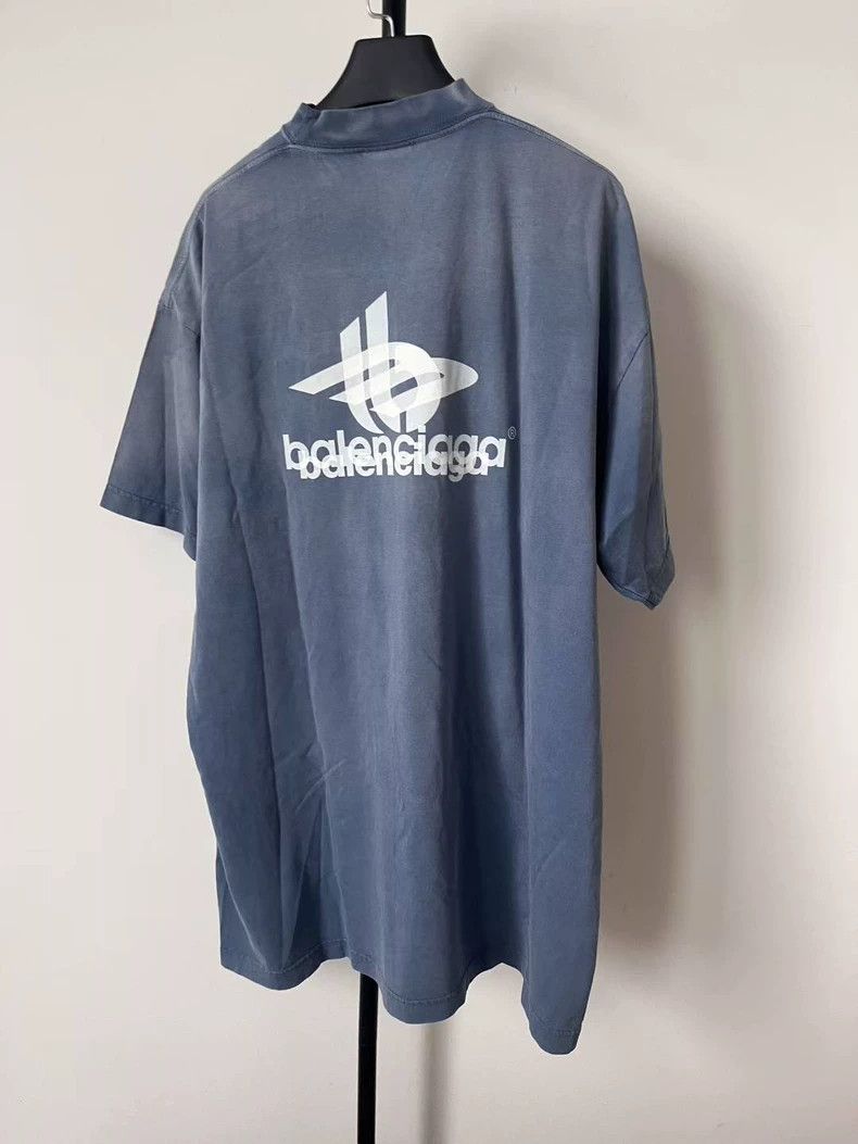 Balenciaga Balenciaga Monogram Logo Printed Crew Neck Pullover Short Size US M / EU 48-50 / 2 - 2 Thumbnail