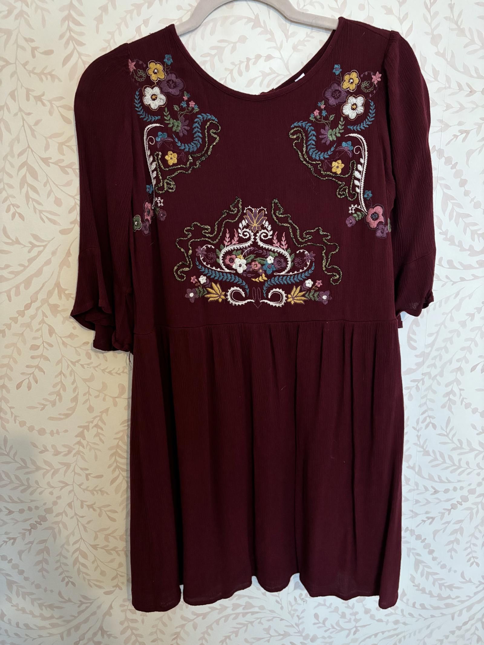 Free People NWOT Free People Burgundy Embroidered High Waist Dress M Size M / US 6-8 / IT 42-44 - 1 Thumbnail