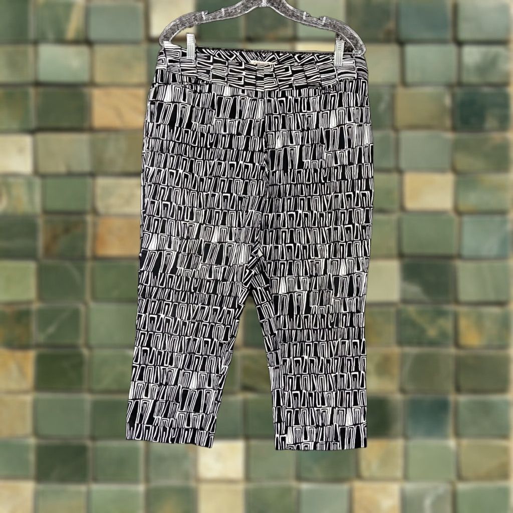 Coldwater Creek Coldwater Creek Capris Women’s 10 Black White Multicolor Capri Women’s 10 Size ONE SIZE - 1 Thumbnail