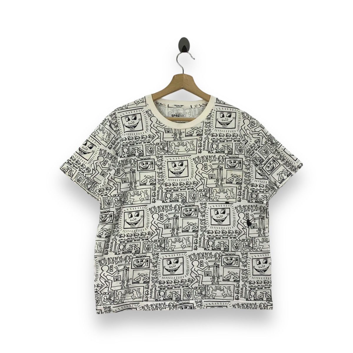 Keith Haring KEITH HARING x MOMA x UNIQLO Over Print Tee Shirt Top Pop Size US L / EU 52-54 / 3 - 1 Thumbnail
