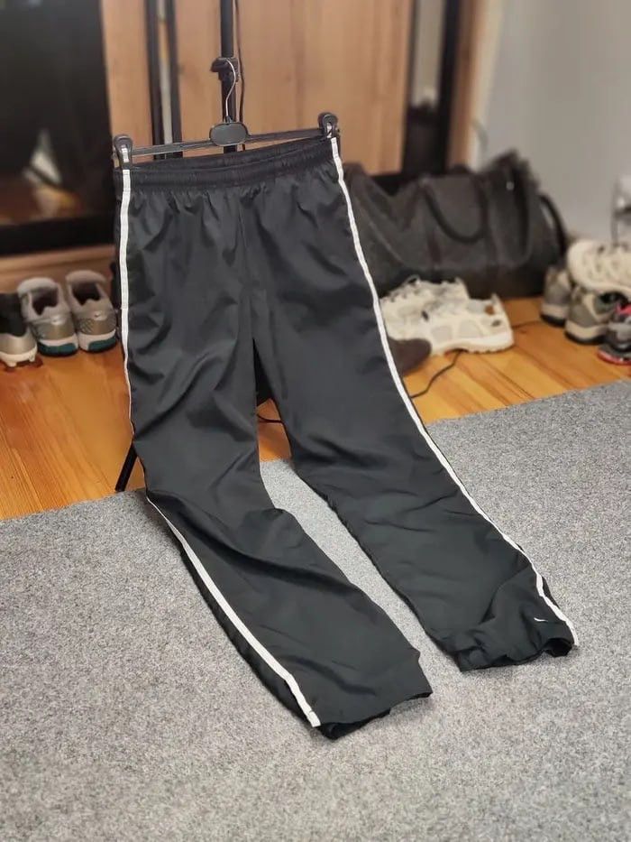 Nike Vintage Nike Swoosh Logo Track Baggy Jogger Pants Y2K Style Size US 30 / EU 46 - 19 Thumbnail