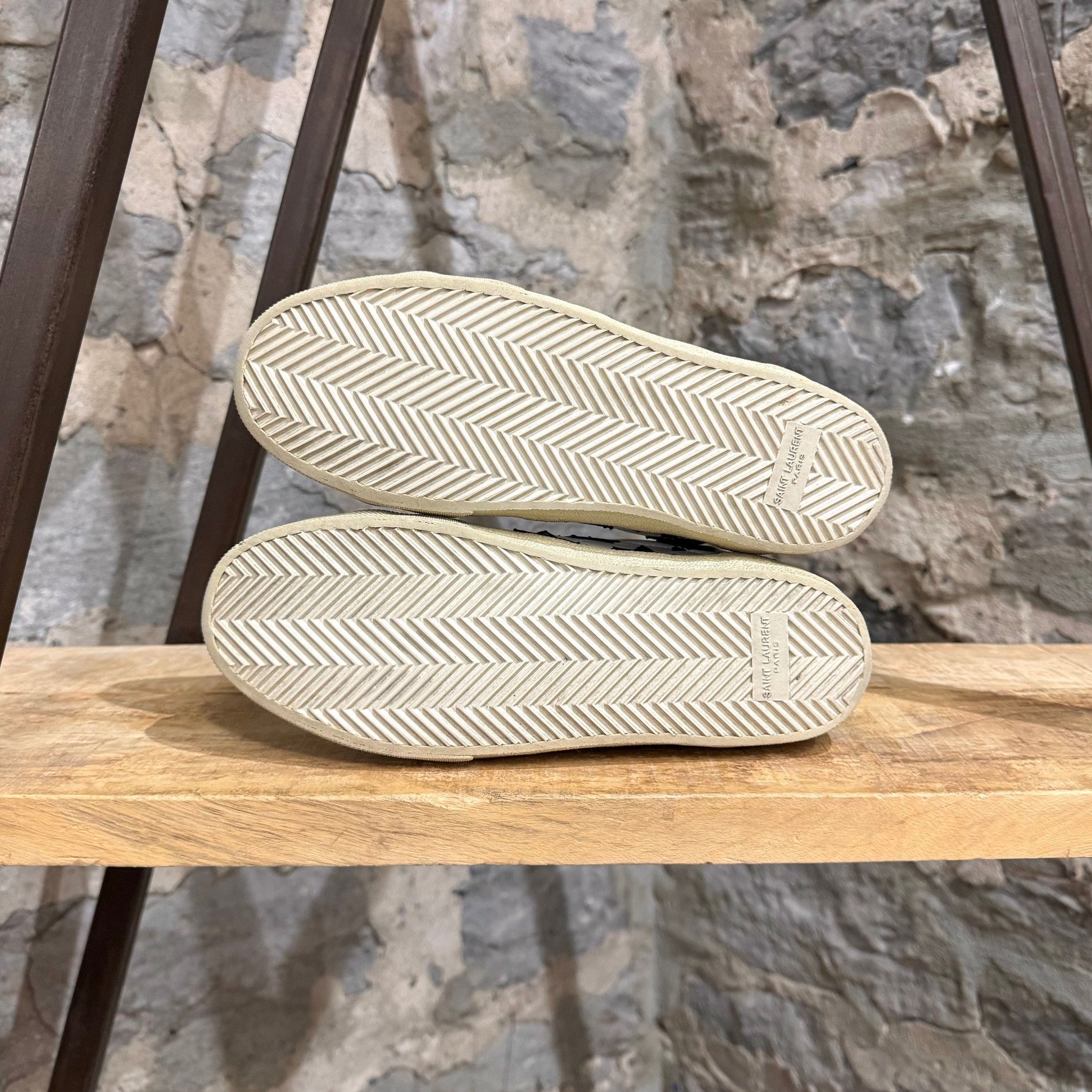 Saint Laurent Paris Saint Laurent White Leather Stars Appliqué Court Sneakers Size US 9.5 / IT 39.5 - 8 Thumbnail