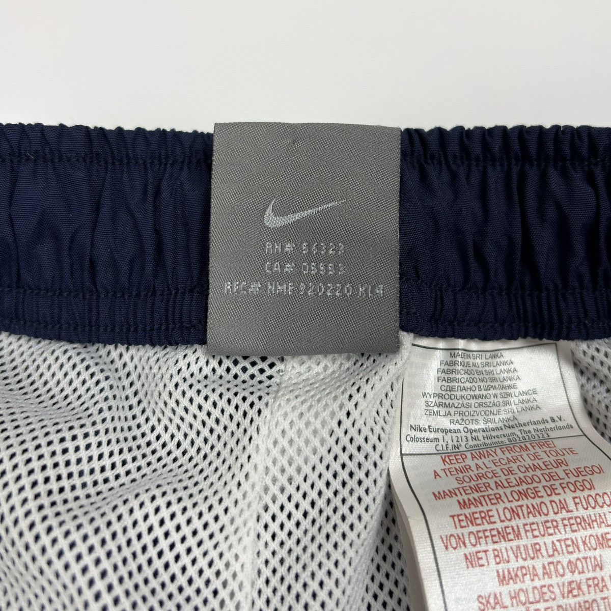 Nike Nike Vintage Nylon Sweatpants Drill Y2K Size US 33 - 14 Thumbnail