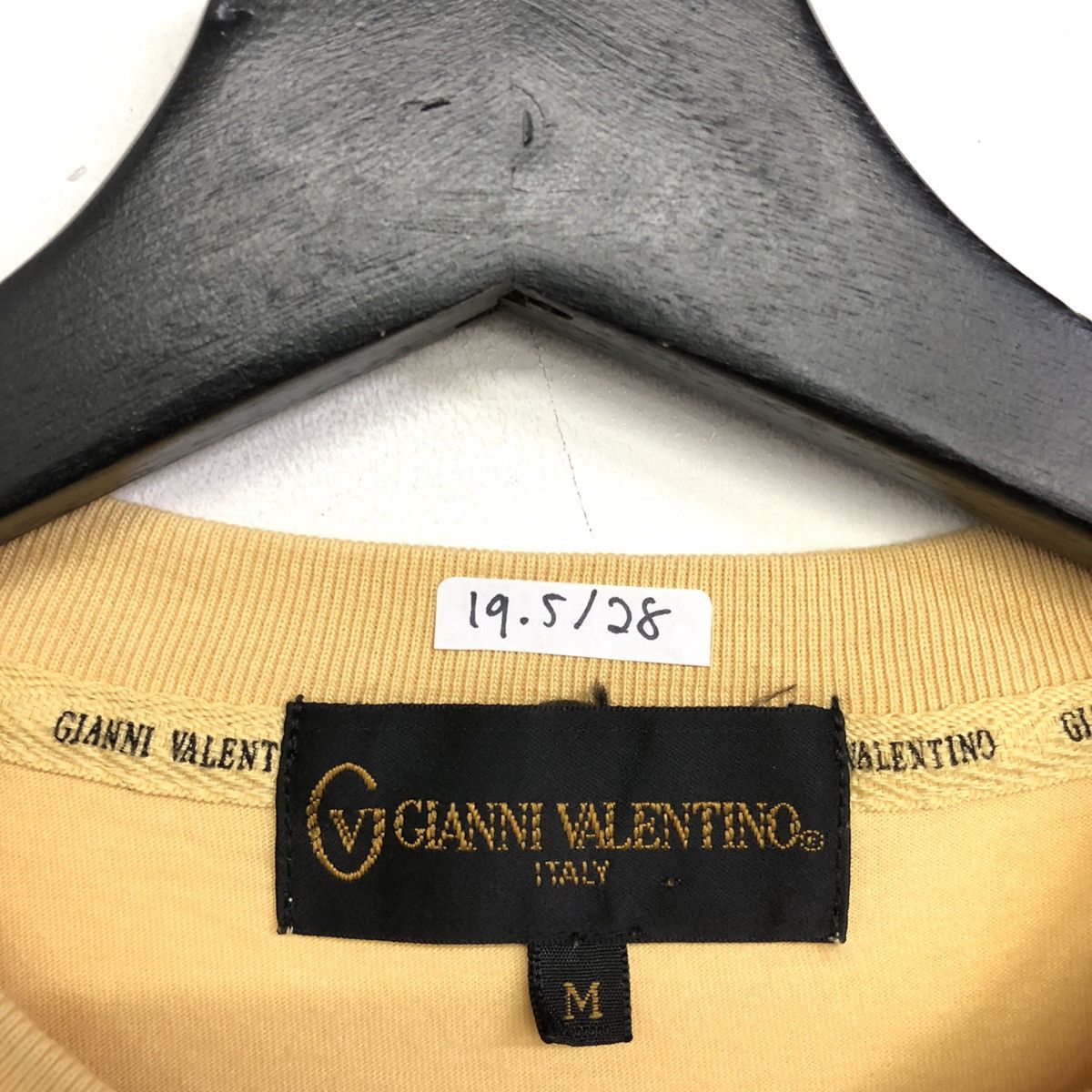 Gianni Valentino Gianni Valentino Embriodery Big Logo Tshirt Size US M / EU 48-50 / 2 - 8 Thumbnail