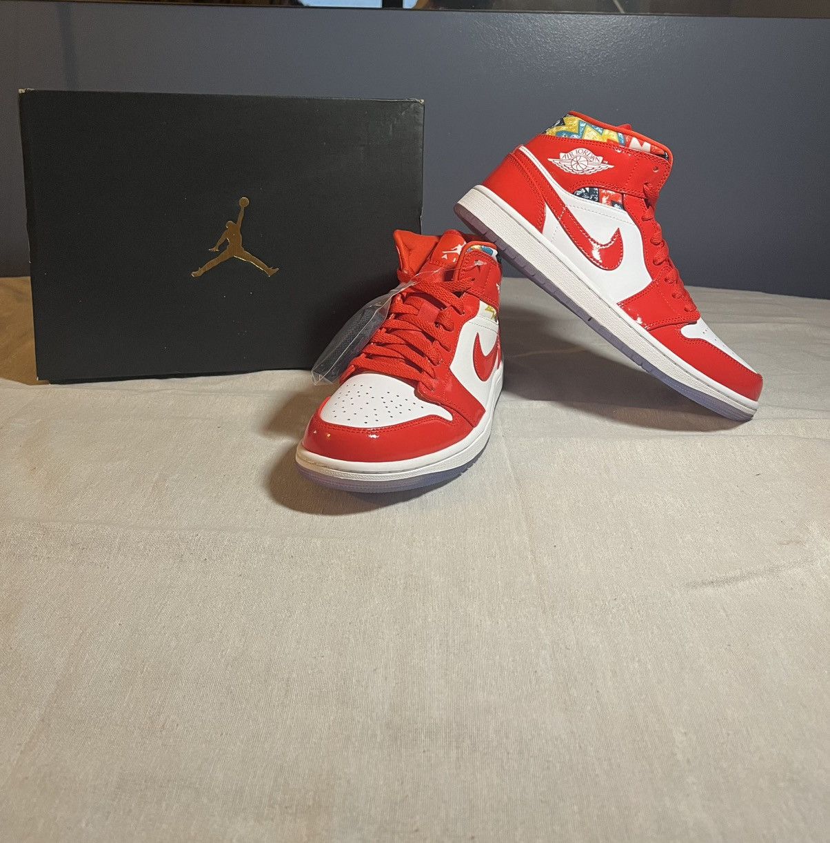 Nike Air Jorda Mid 1 Barcelona Sweater Red Patent - Size US 8 Size US 8 / EU 41 - 1 Thumbnail