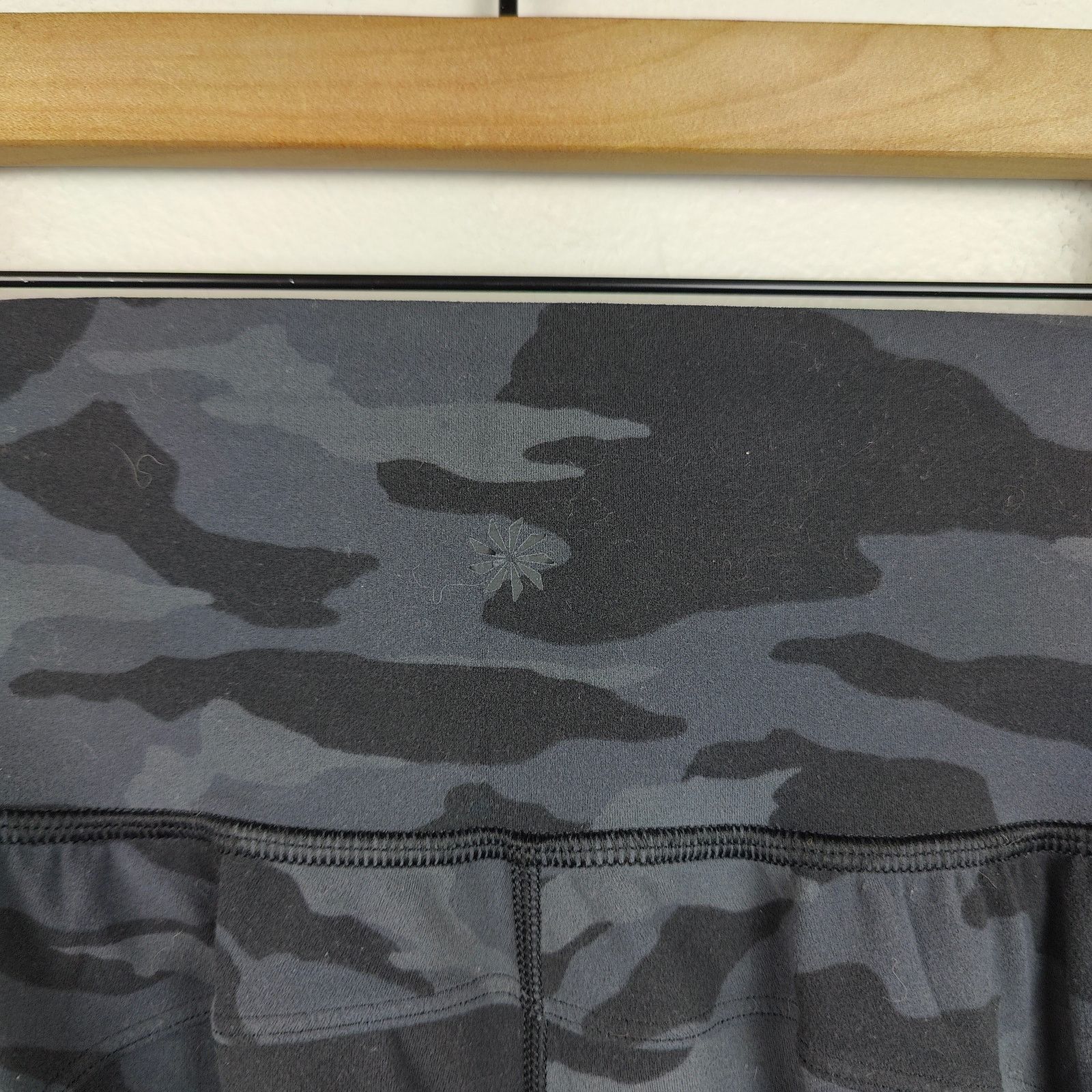 Athleta Athleta Salutation Camo Joggers Womens Medium Black Gray Size 32" / US 10 / IT 46 - 5 Thumbnail