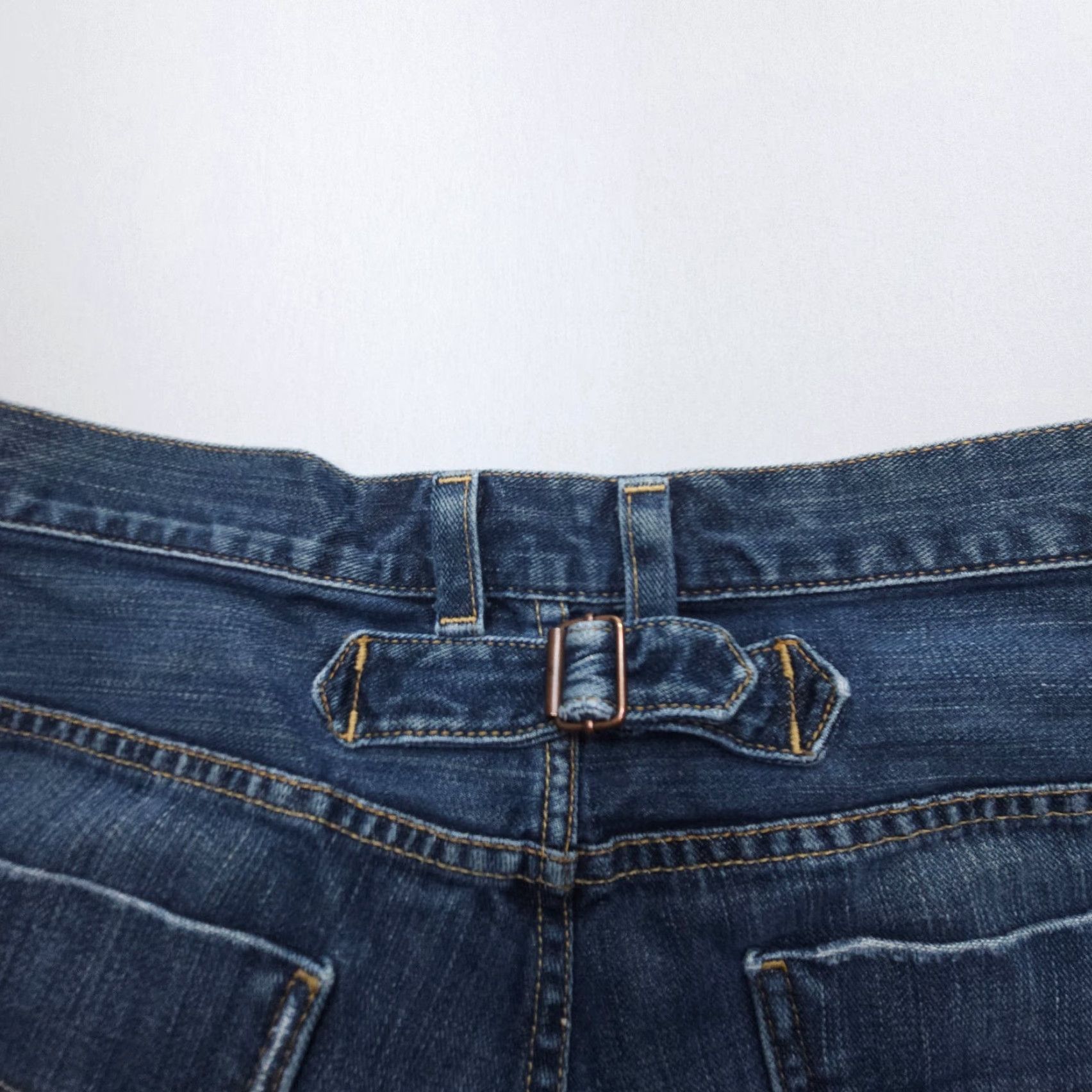 Gap Vintage GAP Buckle Back Crop Jeans Size 10 Dark Wash Mid Rise USA Button Fly Jeans Womens 90s Theme Blue Denim Cotton 5-Pocket Regular Inseam 24 Size 32" / US 10 / IT 46 - 4 Thumbnail