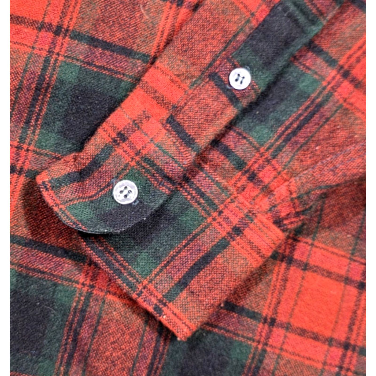 Arrow VINTAGE Arrow Shirt Plaid Red Black L Mens 60s 70s Button-Up Flannel Lined Size US L / EU 52-54 / 3 - 6 Thumbnail
