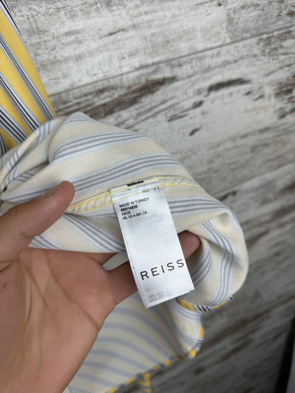 Reiss Mens Vintage Reiss crazy shirts button up Hawaiian viscose Size US XL / EU 56 / 4 - 7 Thumbnail