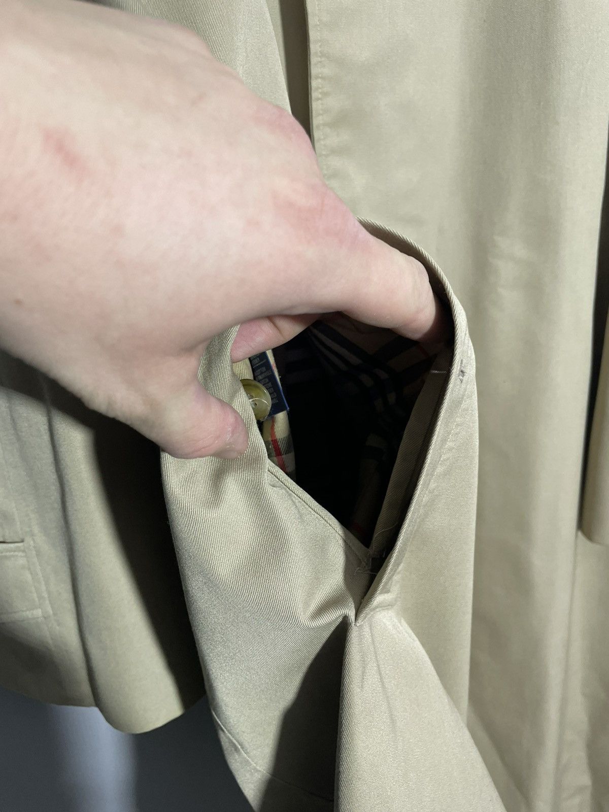 Burberry × Vintage Vintage Burberry beige trench coat men’s size 54 Size US L / EU 52-54 / 3 - 11 Thumbnail