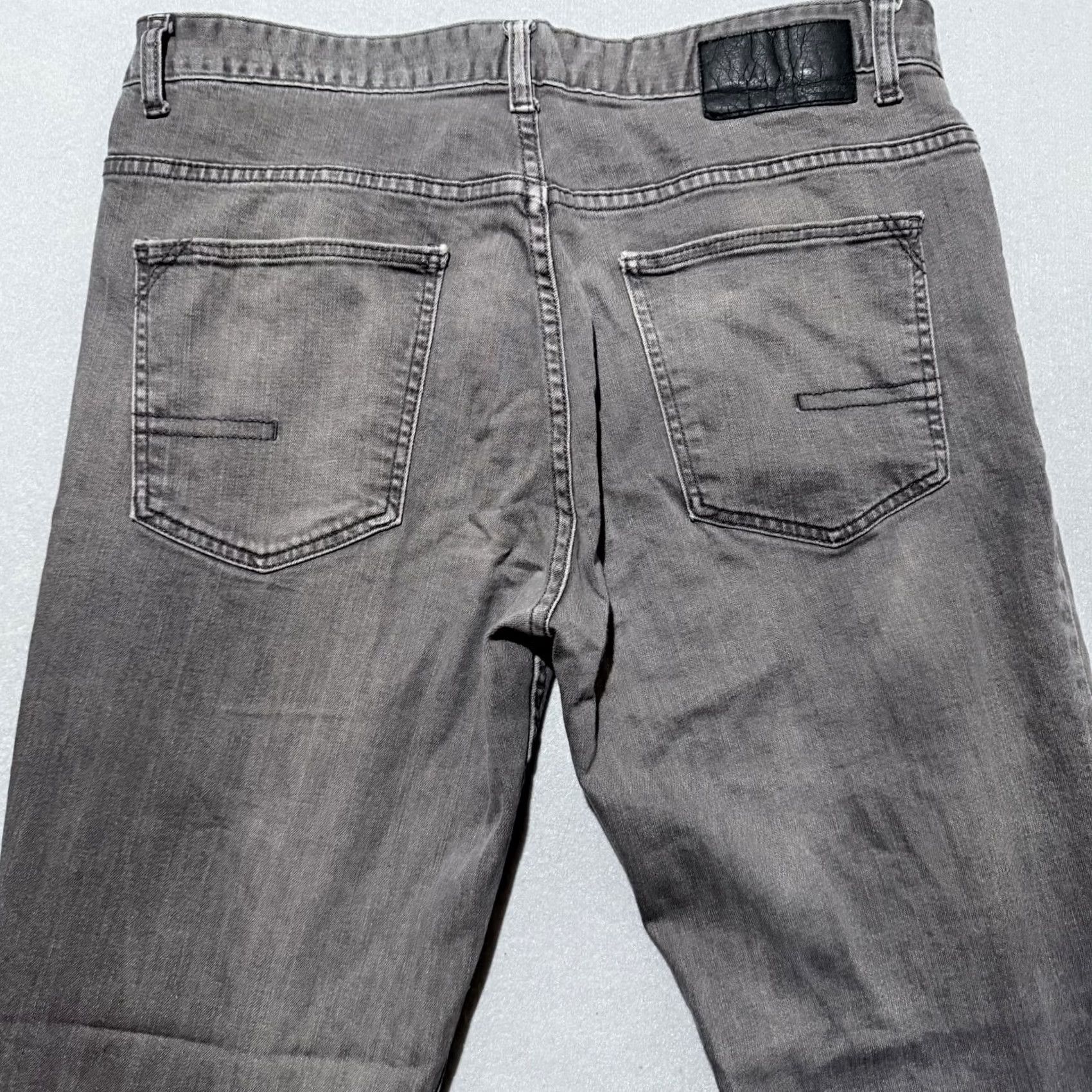 Calvin Klein Calvin Klein Jeans Gray Denim Mid Rise Classic Straight Fit Zip Fly 36x30 Mens Jeans Size US 36 / EU 52 - 4 Thumbnail