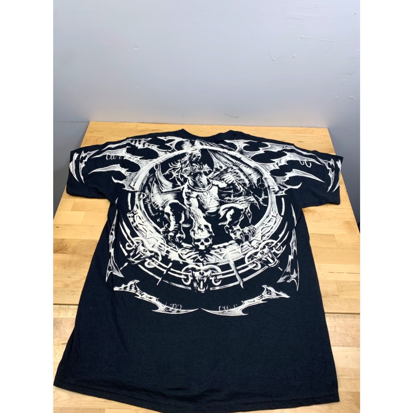 Gildan VINTAGE Dragon Catcher Shirt Dragons Skull Tribal Y2K AOP Gildan Black Cotton Mens L Short Sleeve Crew Neck 2000-2009 Size US L / EU 52-54 / 3 - 7 Thumbnail