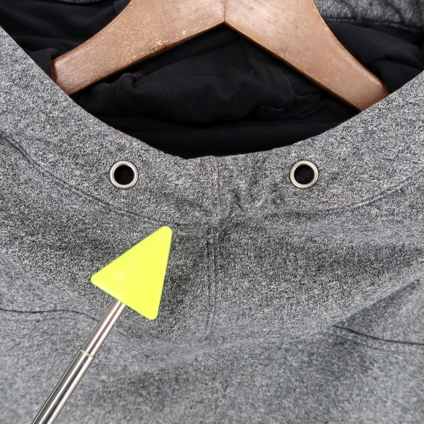 Lululemon Lululemon Hoodie Womens 8 Gray Heather Cowl Neck Pullover Kangaroo Pocket Pullover Hooded Pockets Womens 8 Gray Heather Size M / US 6-8 / IT 42-44 - 4 Thumbnail