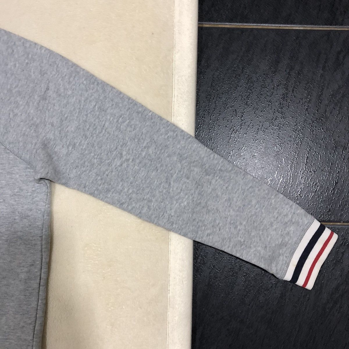 Japanese Brand × Tommy Hilfiger TOMMY HILFIGER Small Embroidered Logo Sweatshirt Size S / US 4 / IT 40 - 5 Thumbnail