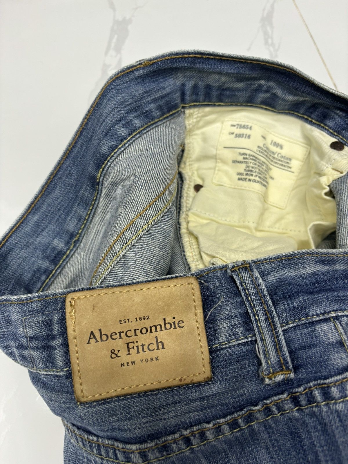 Abercrombie & Fitch ABERCROMBIE & FITCH DISTRESS BAGGY FLARE DENIM JEANS Size US 32 / EU 48 - 12 Thumbnail