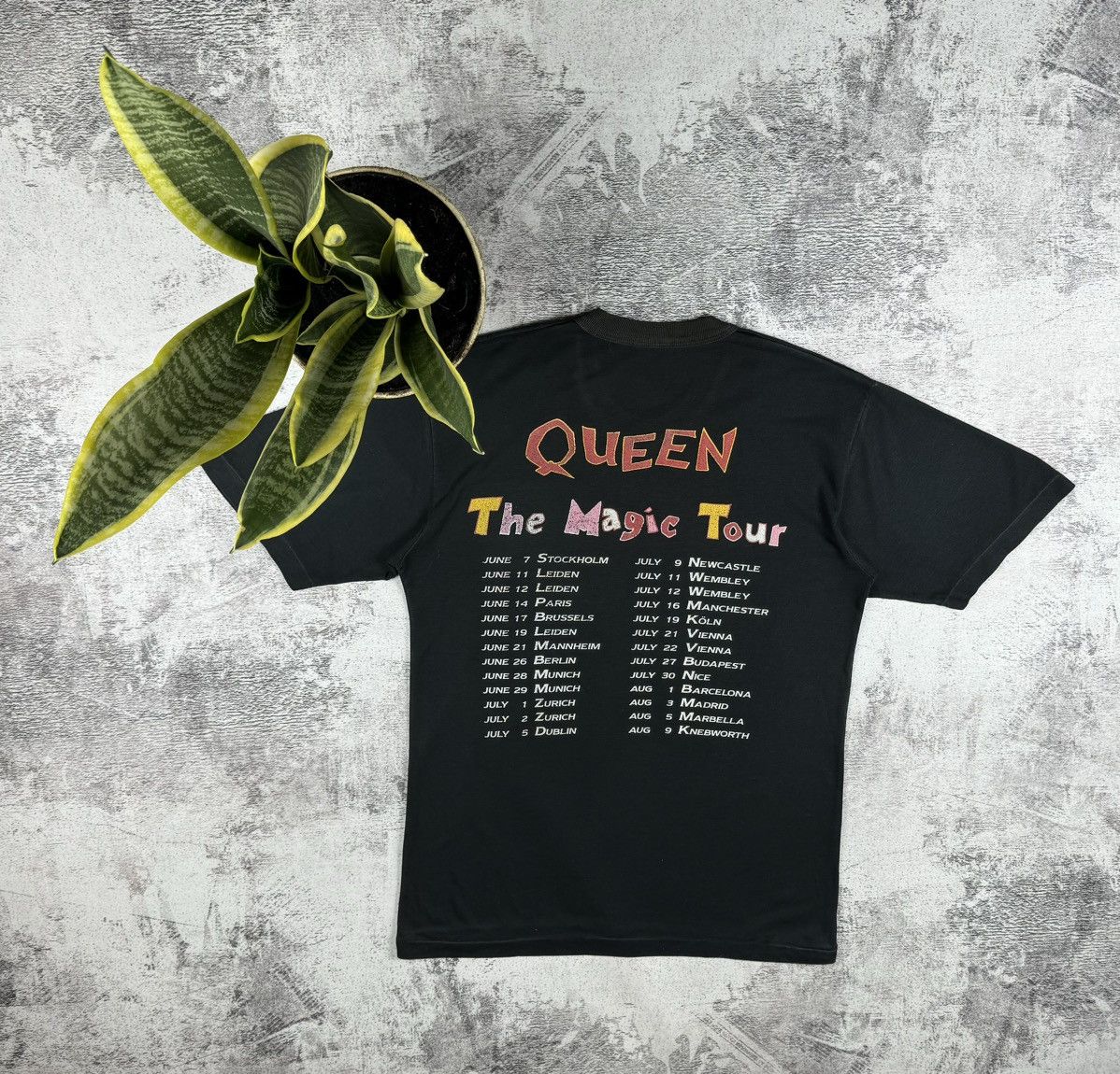 Band Tees Vintage 1986 Queen A Kind of Magic Tour 80S Music T Shirt Size US S / EU 44-46 / 1 - 2 Thumbnail